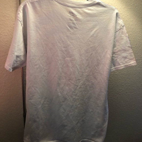 Mesmerizing colorful cat t-shirt - Picture 3 of 4